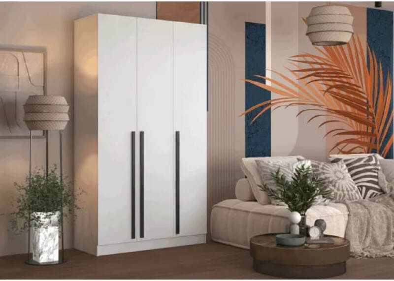 Шкаф-купе или распашной шкаф — что лучше и в каких случаях